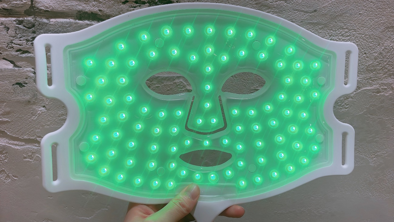 自宅でコラーゲンマシンが受けられる美顔器？！英国初のLEDマスク